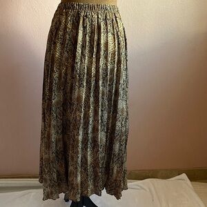 MAR LED Chic A-Line Snake Print Skirt